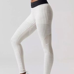 NIKE - Pro Hyperwarm Women’s Training Leggings - M - worn once!